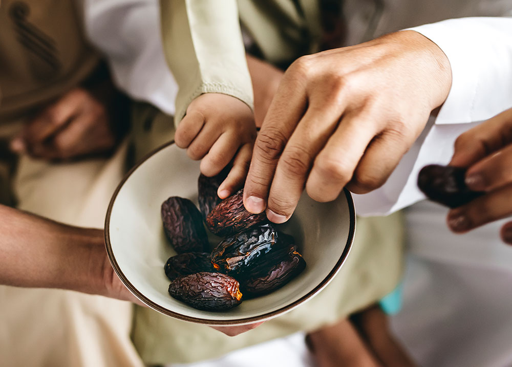 Dates and Palm Forests, a Journey Through History and Culture of Taste Dates and Palm Forests, a Journey Through History and Culture of Taste